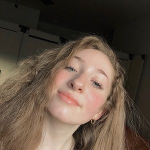 Meet your Posher, Anika